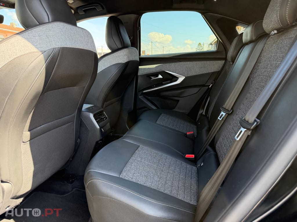Peugeot 3008 1.2 Hybrid Allure e-DCS6
