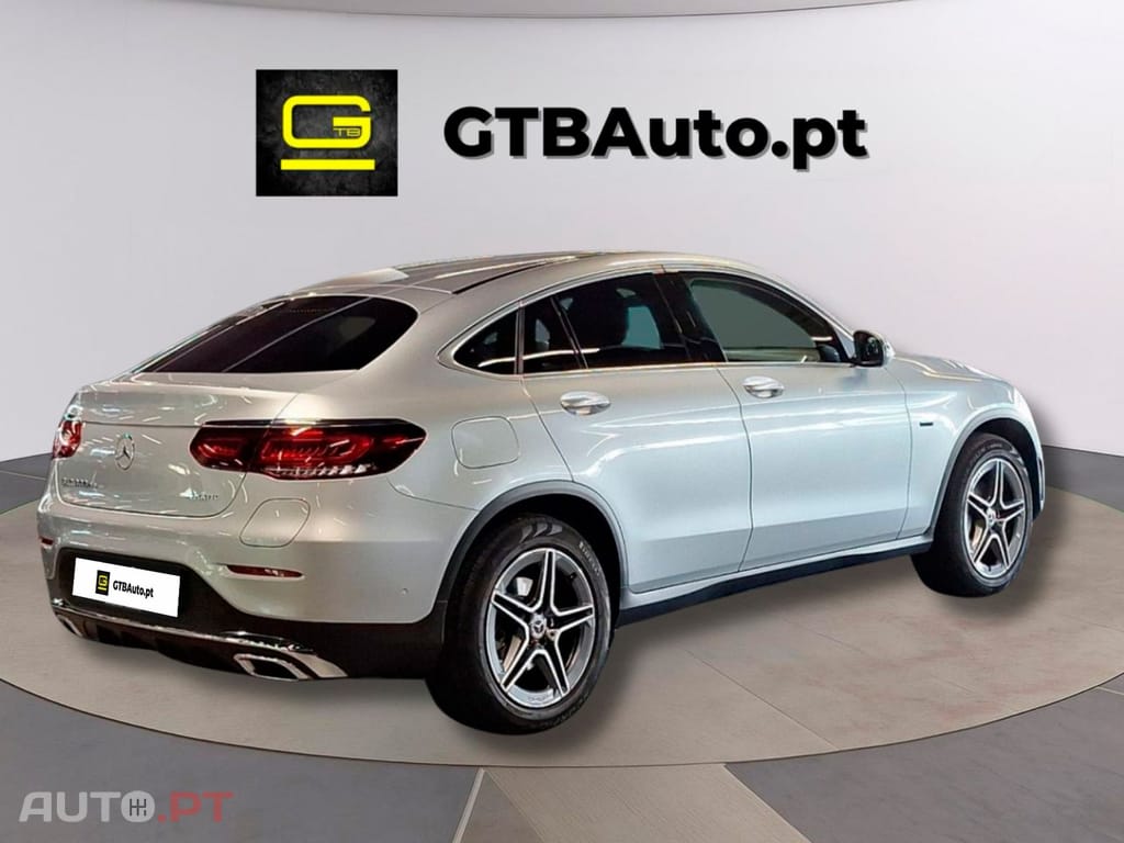 Mercedes-Benz GLC 300 I.V.A DEDUTÍVEL de 4M AMG