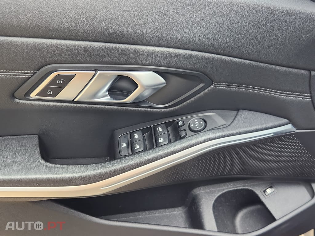 BMW 330 e Line Sport Auto