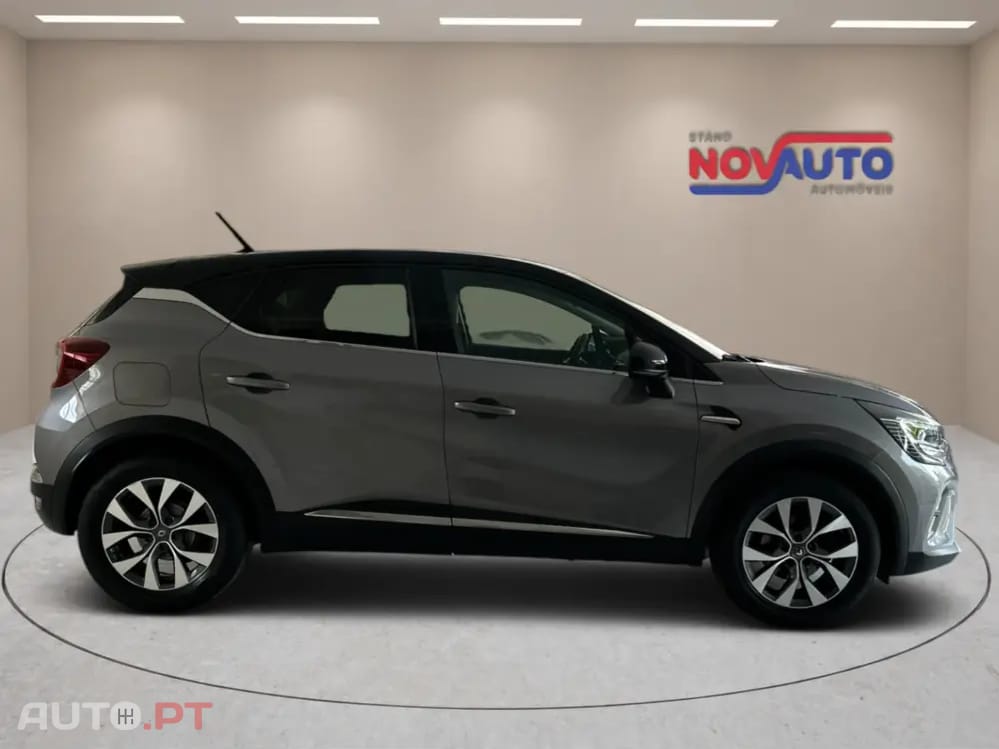Renault Captur 1.0 TCe Techno — fotografia 2