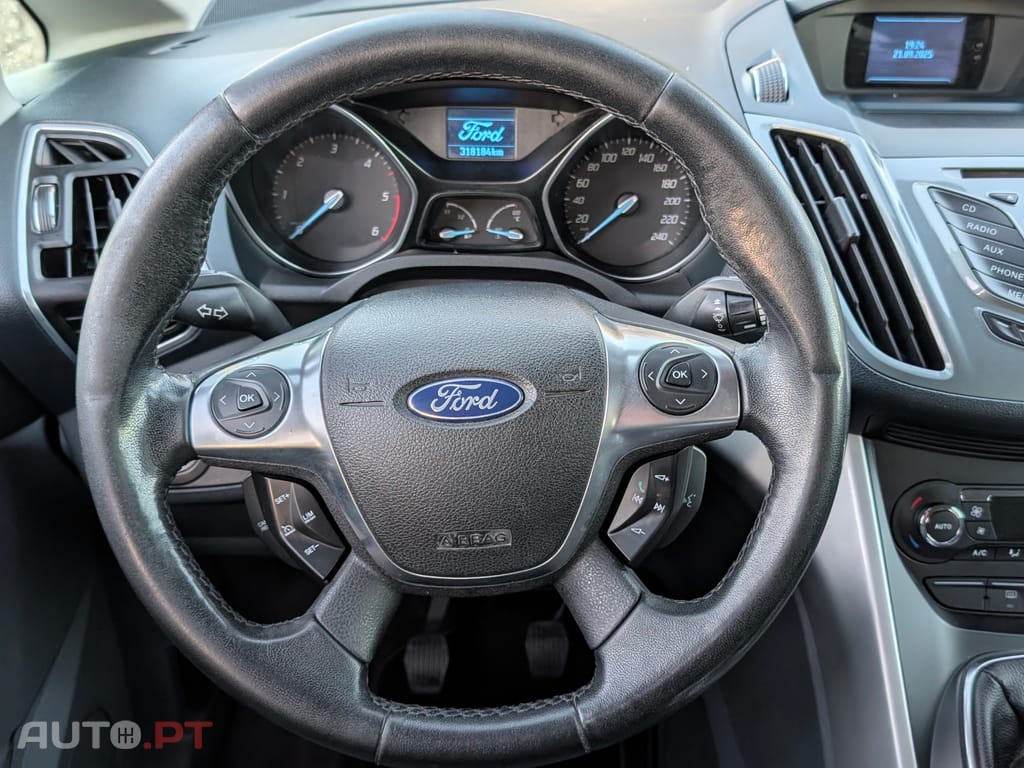 Ford Focus C-Max II 1.6 TDCi Titanium - Impecável - Oportunidade!