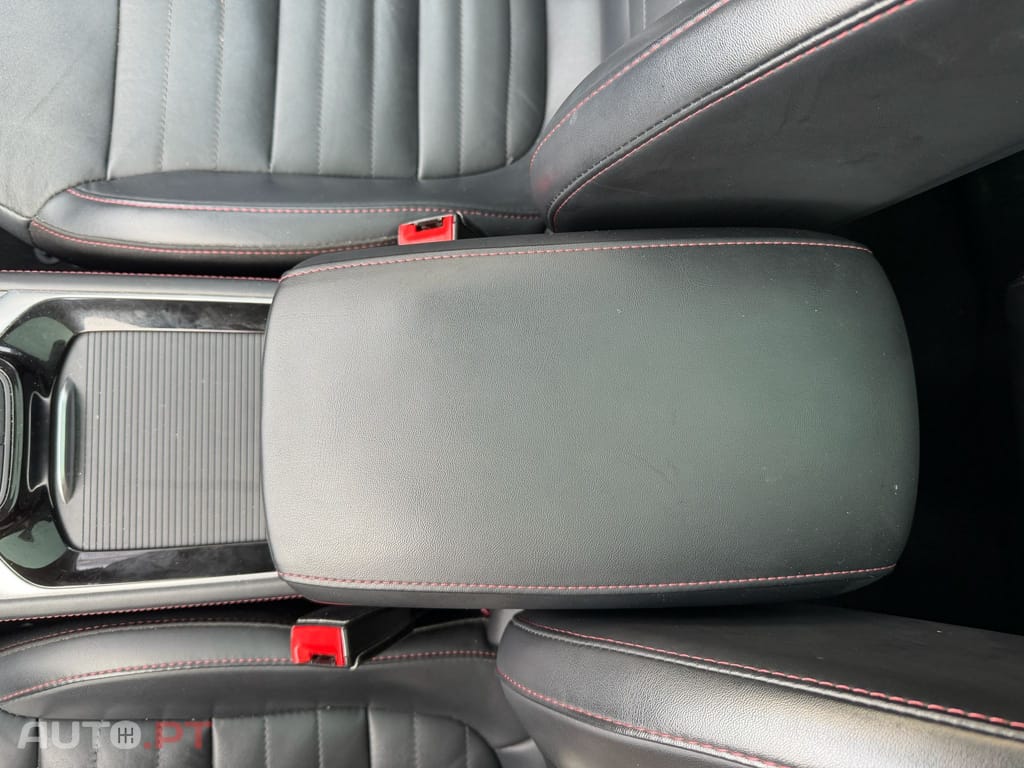 MG EHS PHEV Hybrid Luxury