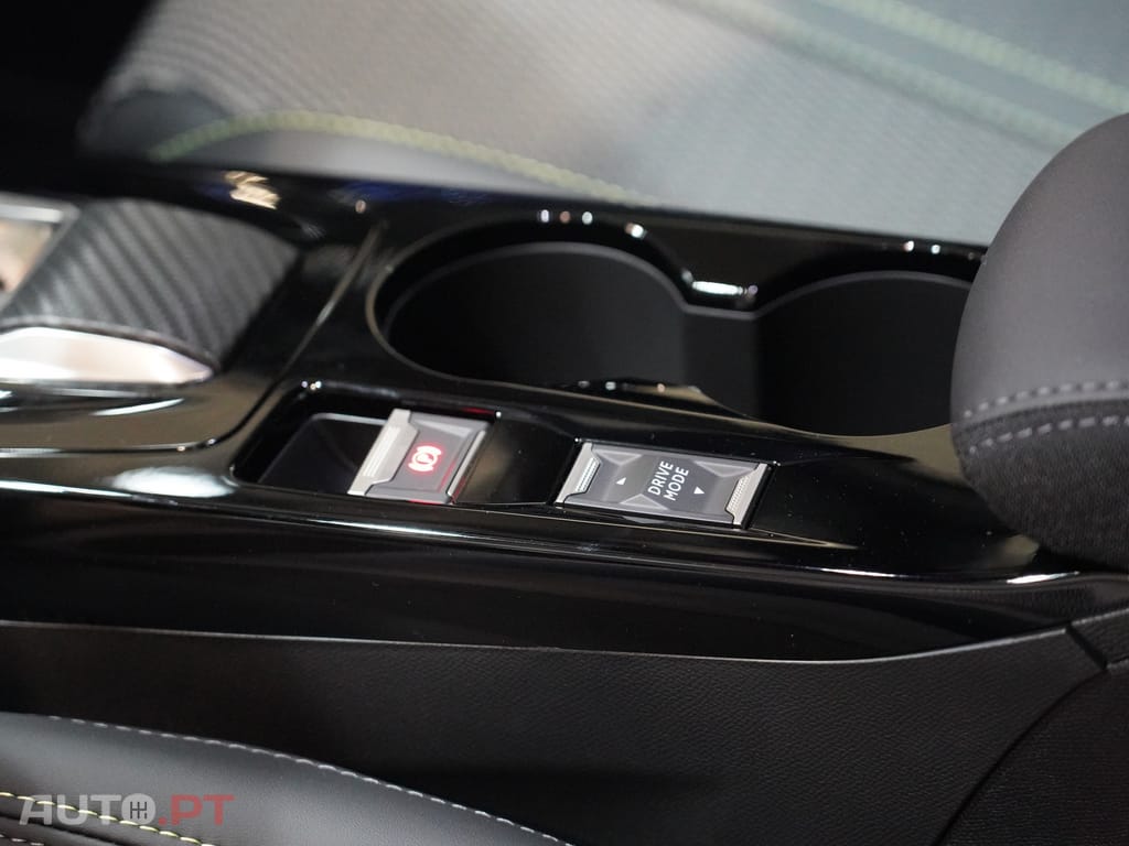 Peugeot E-2008 54 kWh GT