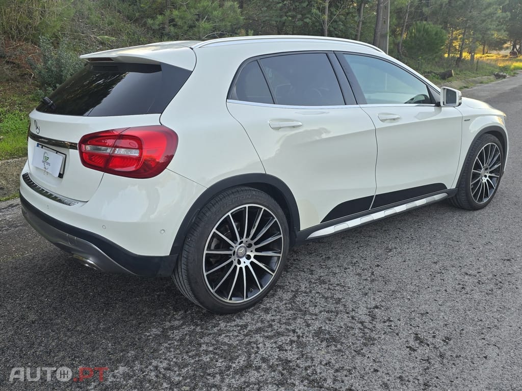 Mercedes-Benz GLA 180 Activity Edition — fotografia 6