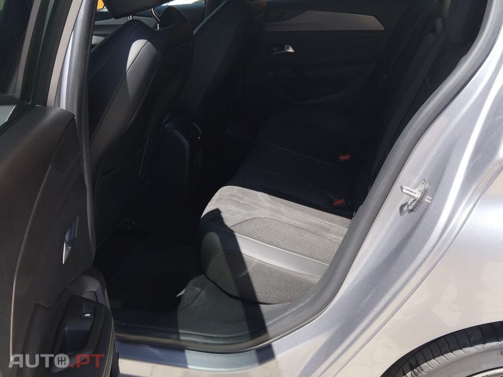 Peugeot 308 1.2 PureTech GT EAT8