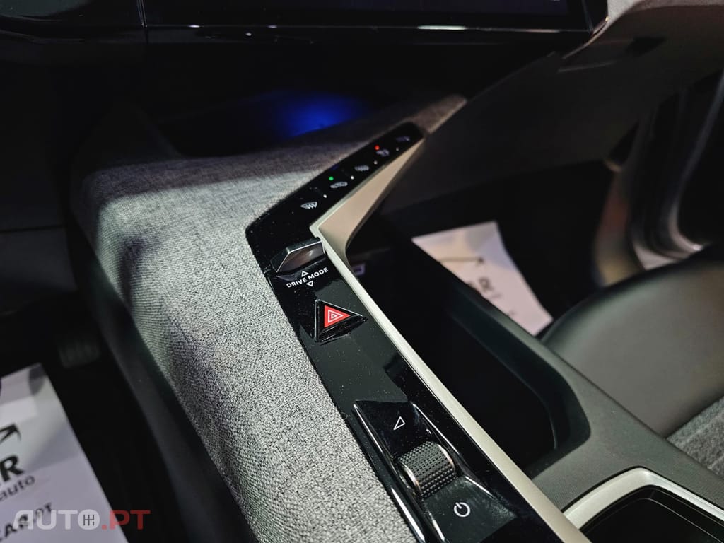 Peugeot 3008 1.2 Hybrid Allure e-DCS6