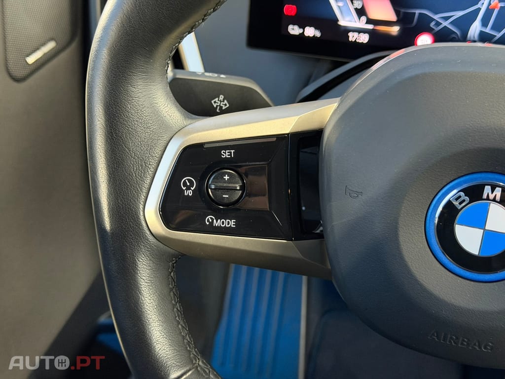 BMW iX xDrive 40 Pack Desportivo