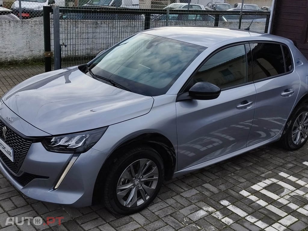 Peugeot E-208 50 kWh Allure Pack