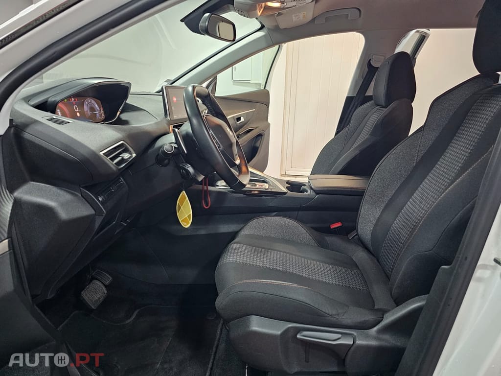 Peugeot 5008 1.2 PureTech Allure EAT8