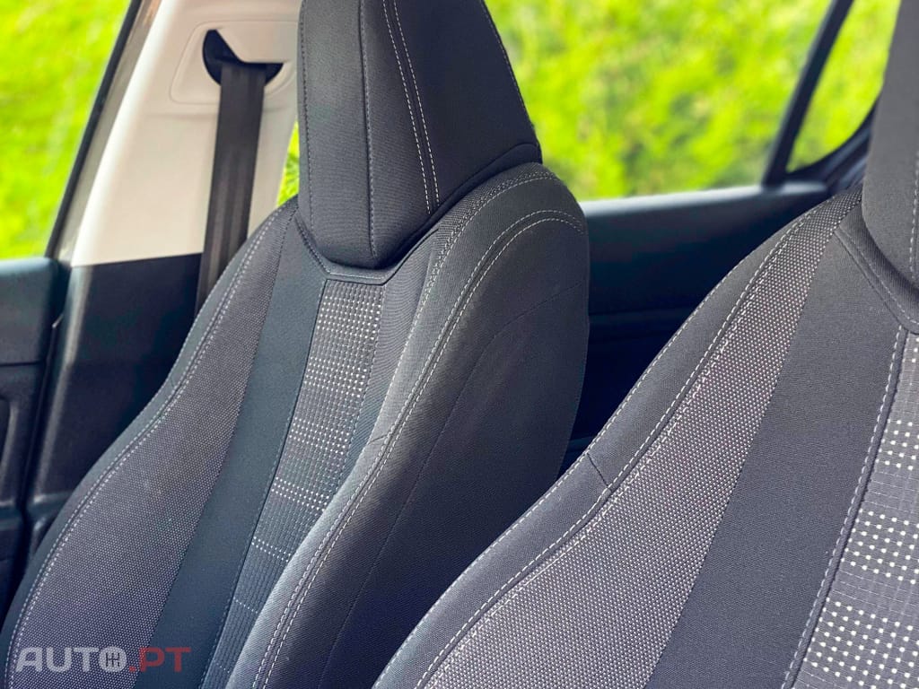 Peugeot 308 1.6 e-HDi Allure J17