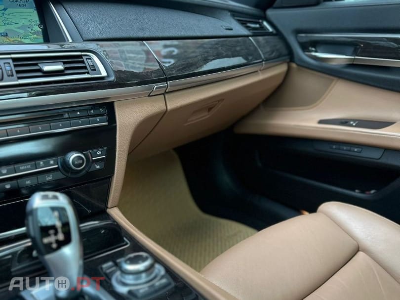 BMW 730 d xDrive Pack M