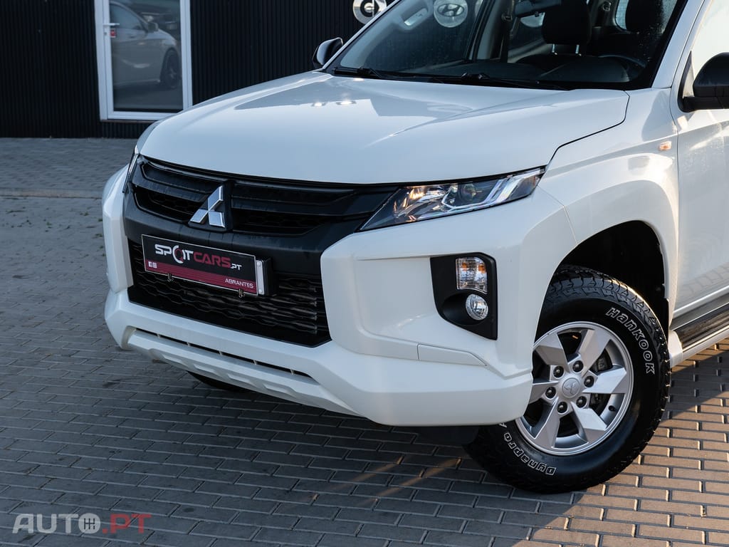 Mitsubishi L200 2.3 DI-D CD Invite 4WD