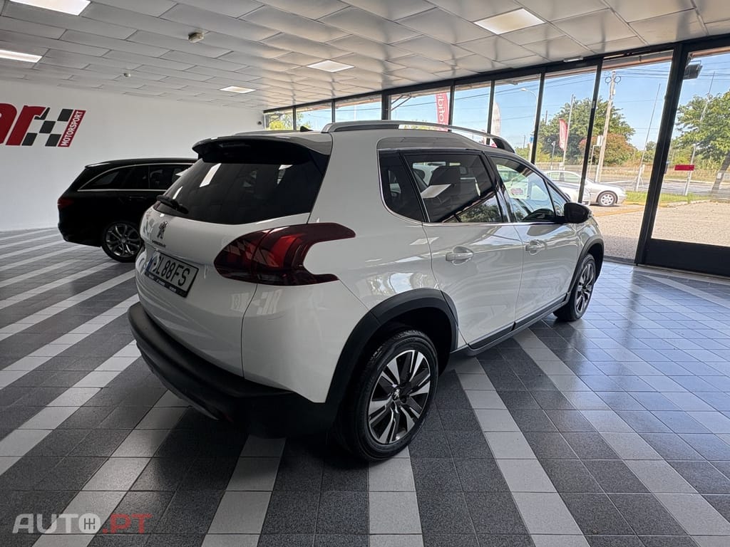 Peugeot 2008 1.2 PureTech Allure