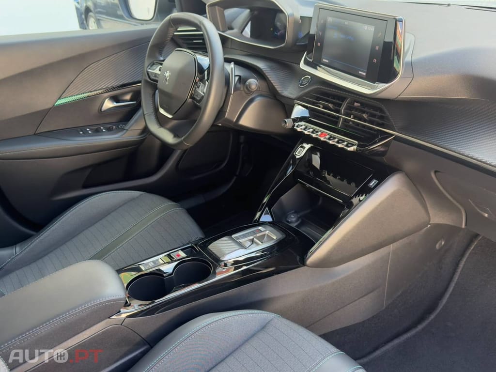 Peugeot 2008 1.2 PureTech Allure Pack EAT8