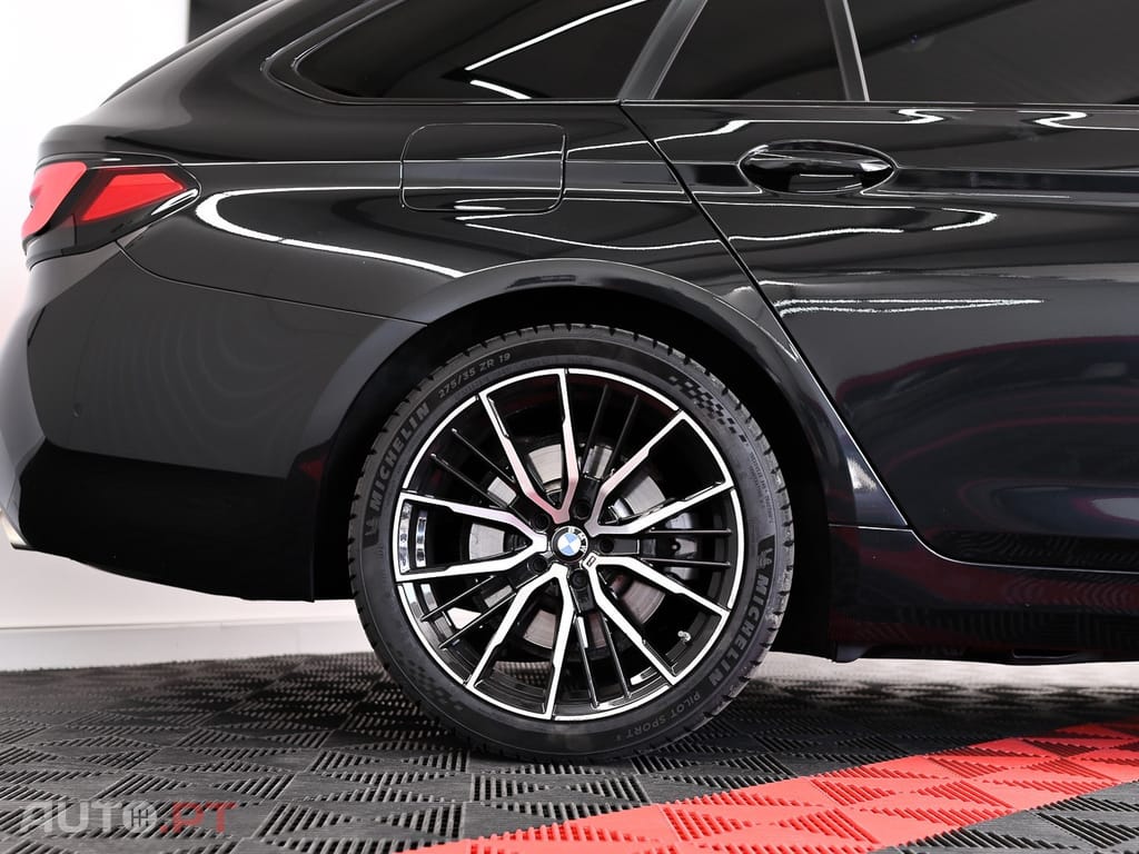 BMW 520 d Pack Desportivo M Auto