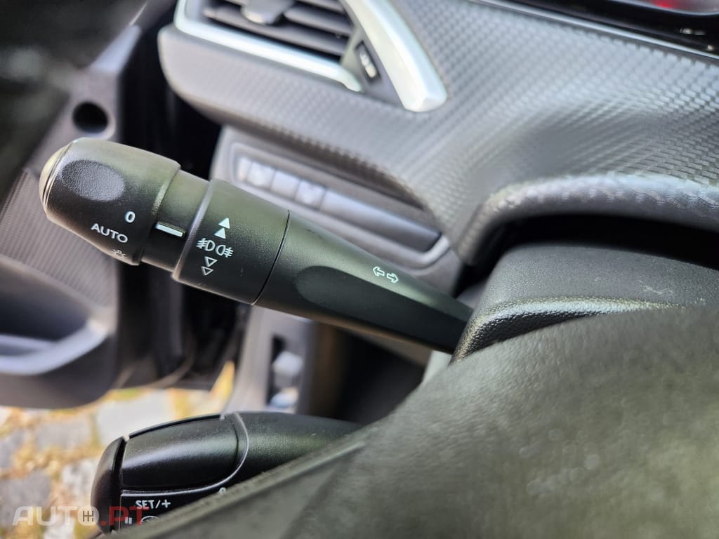 Peugeot 208 1.5 BlueHDi Signature