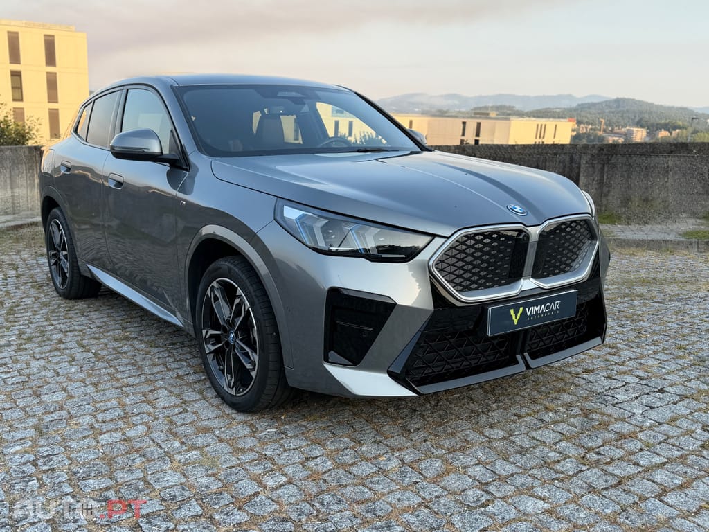 BMW iX2 eDrive20 Pack Desportivo M — fotografia 14