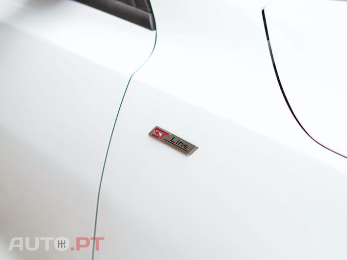 Ford Focus 1.0 EcoBoost MHEV ST-Line Design SIP