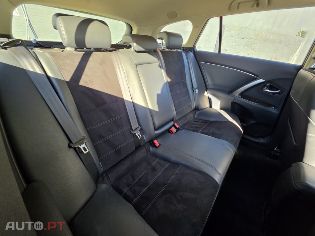 Toyota Avensis 2.0 D-4D Luxury+GPS