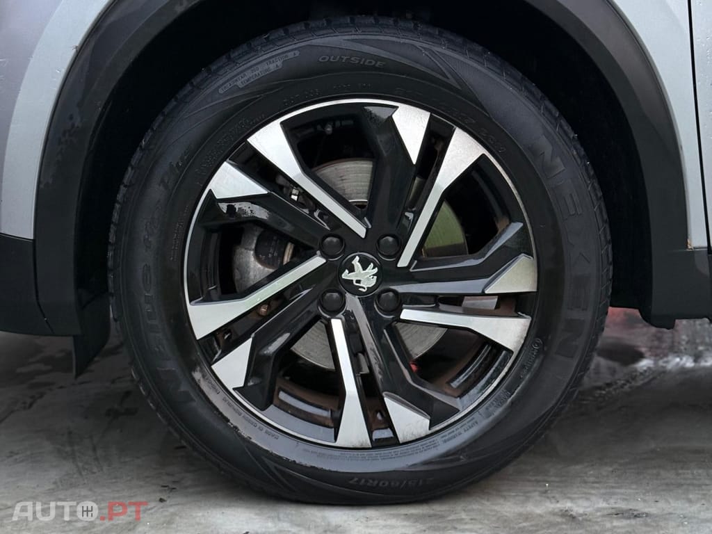 Peugeot E-2008 50 kWh Style