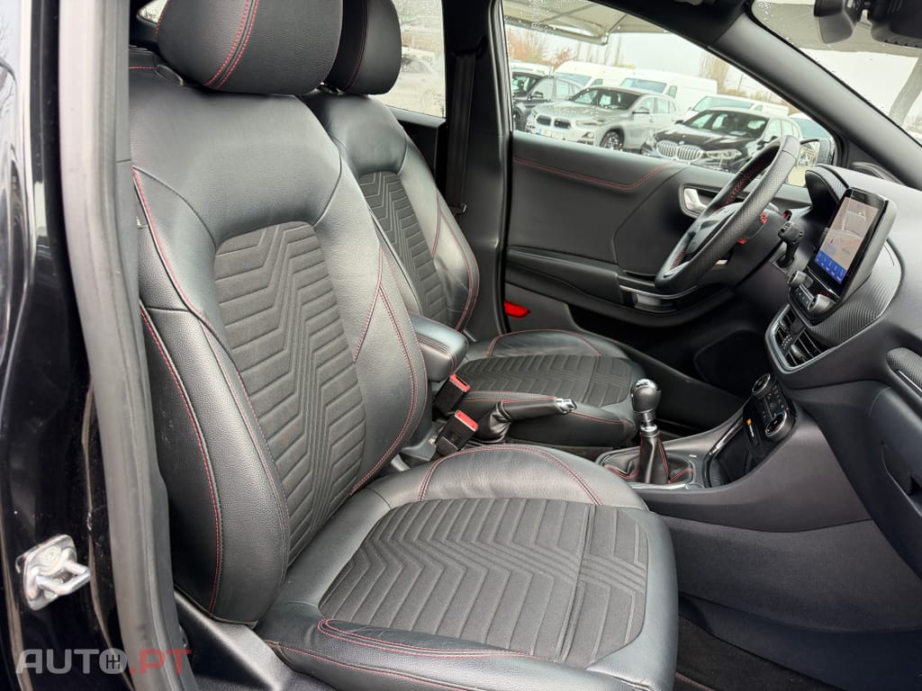 Ford Puma 1.0 EcoBoost Hybrid ST-LINE X