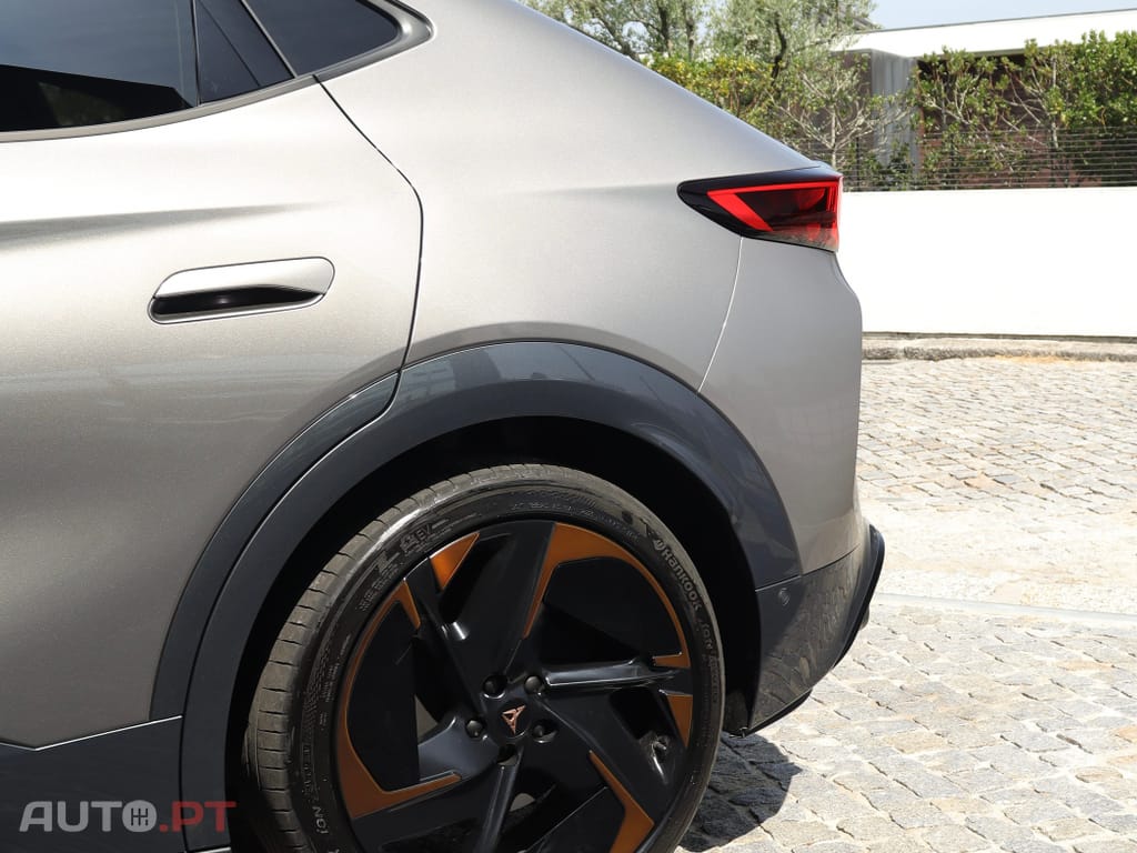 Cupra Tavascan 77 kWh Adrenaline