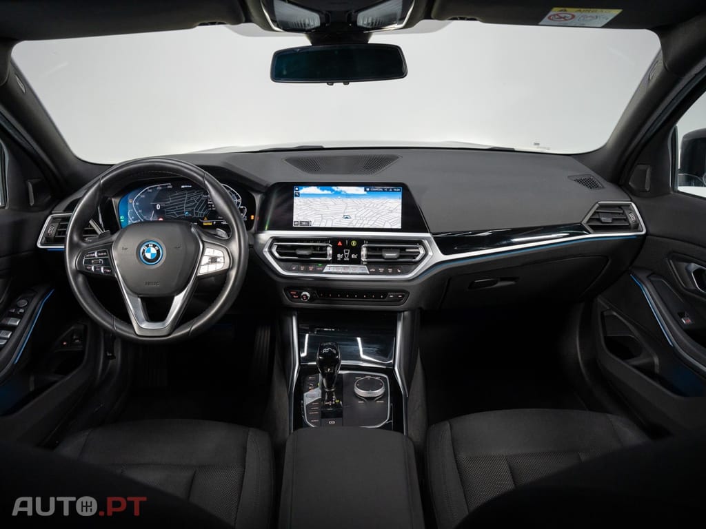 BMW 320 e Touring Auto