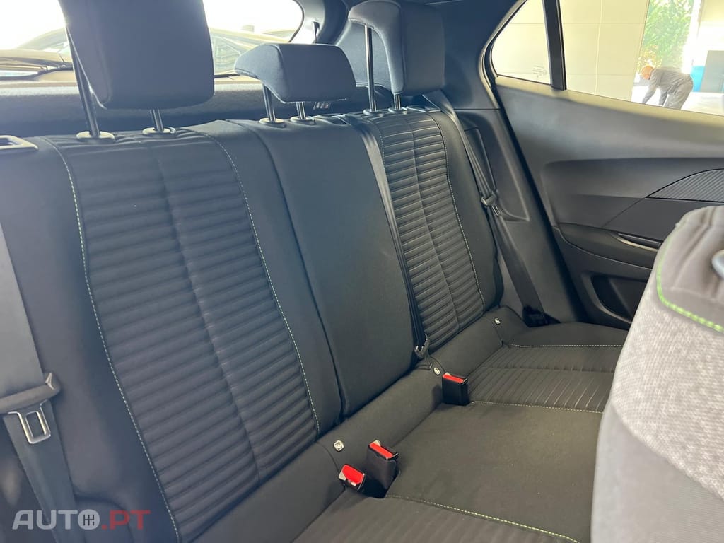 Peugeot E-2008 54 kWh Active