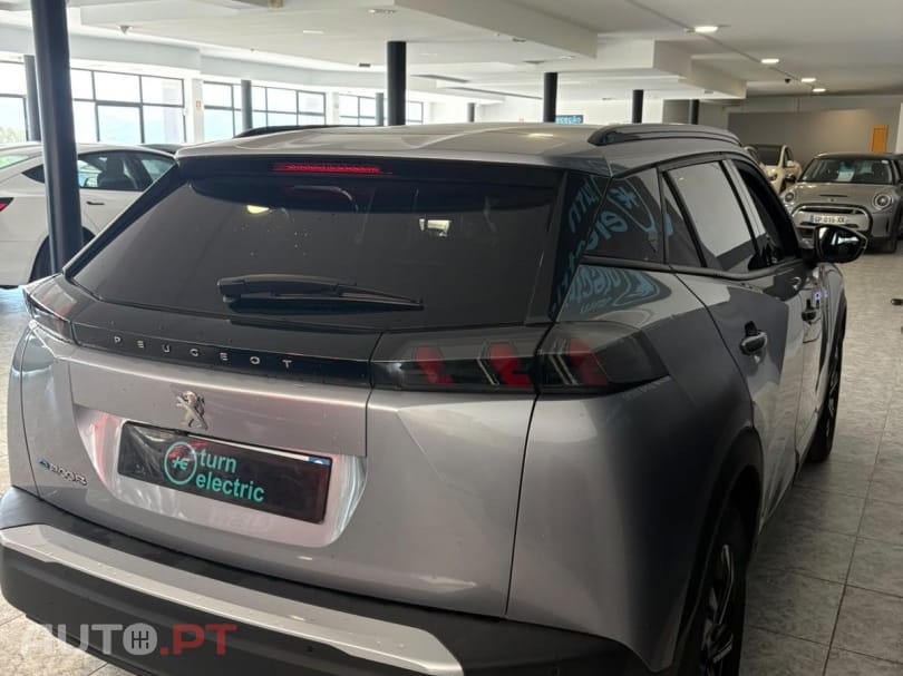 Peugeot E-2008 50 kWh Active
