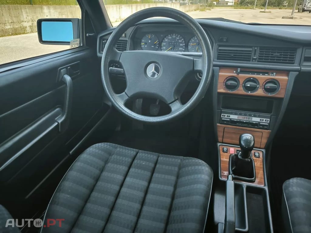 Mercedes-Benz 190 190 E 1.8