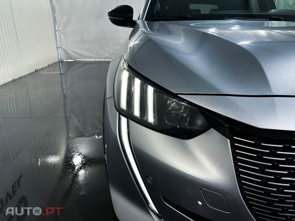 Peugeot E-208 50 kWh GT Pack