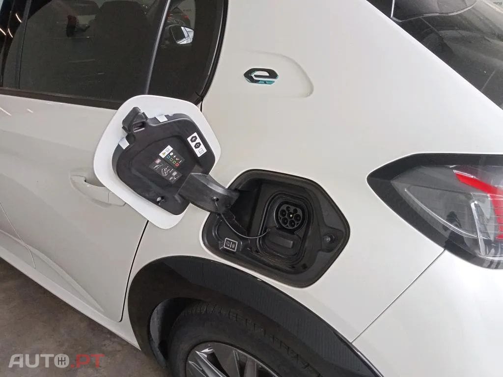 Peugeot E-208 50 kWh Allure