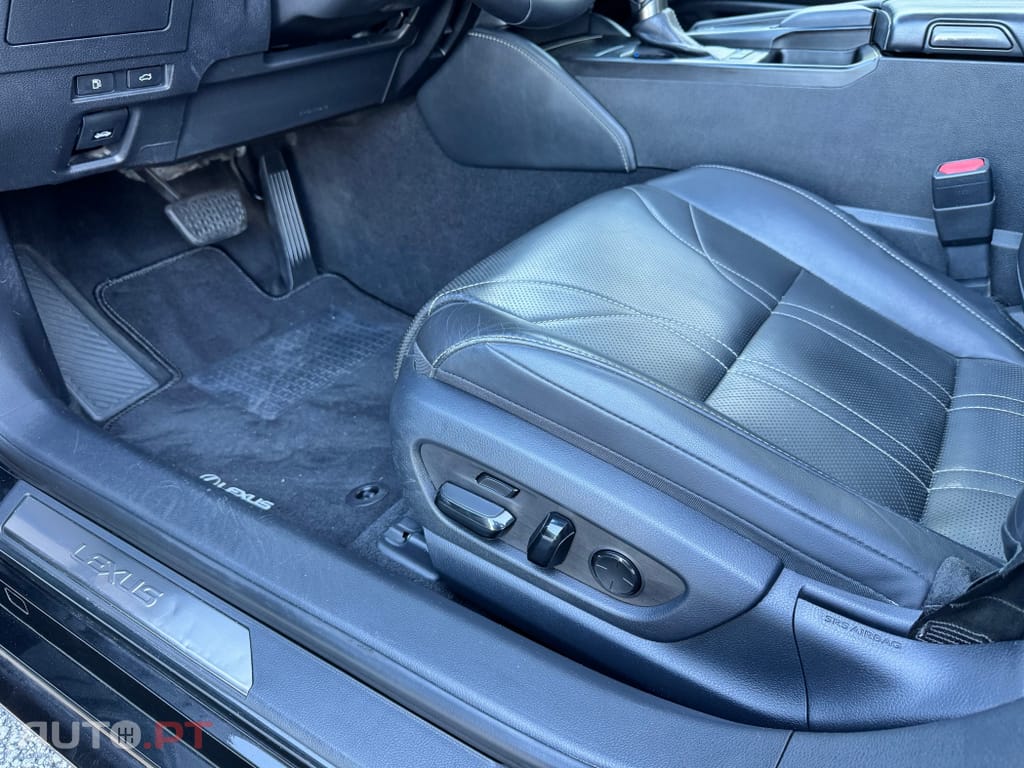 Lexus ES Executive+
