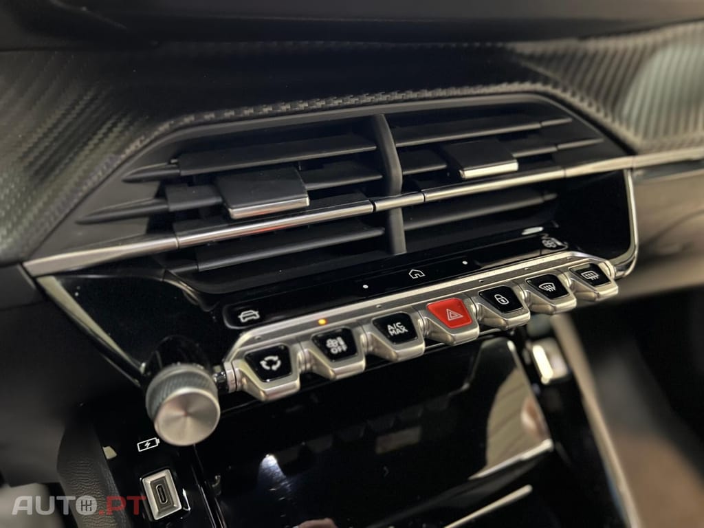 Peugeot 2008 1.2 Hybrid Allure e-DCS6