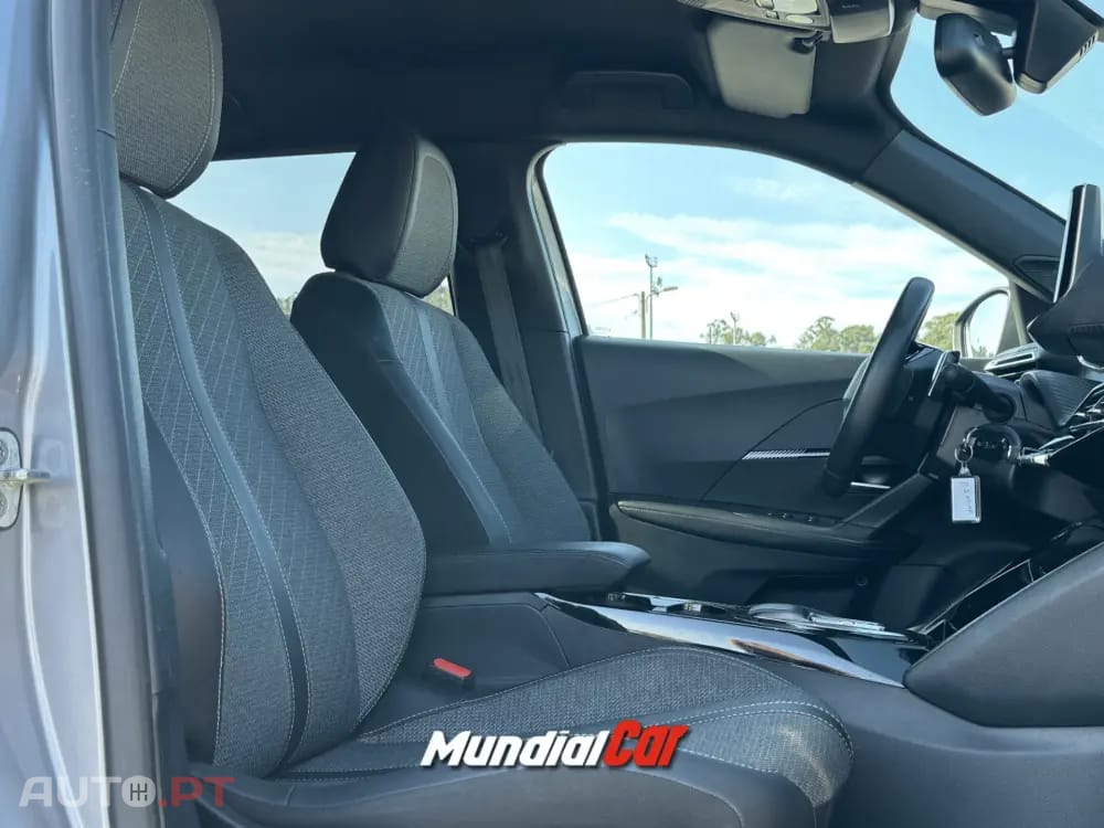 Peugeot 2008 1.2 PureTech Allure EAT8