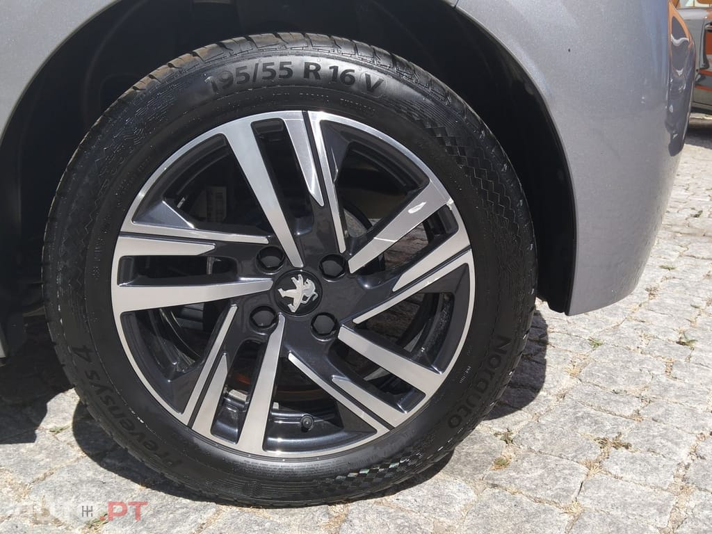 Peugeot 208 1.2 PureTech Allure