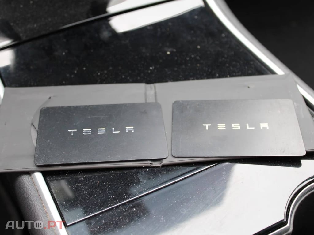 Tesla Model 3 Long-Range AWD