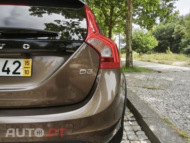 Volvo V60 Cross Country 2.0 D3 Summum Geartronic