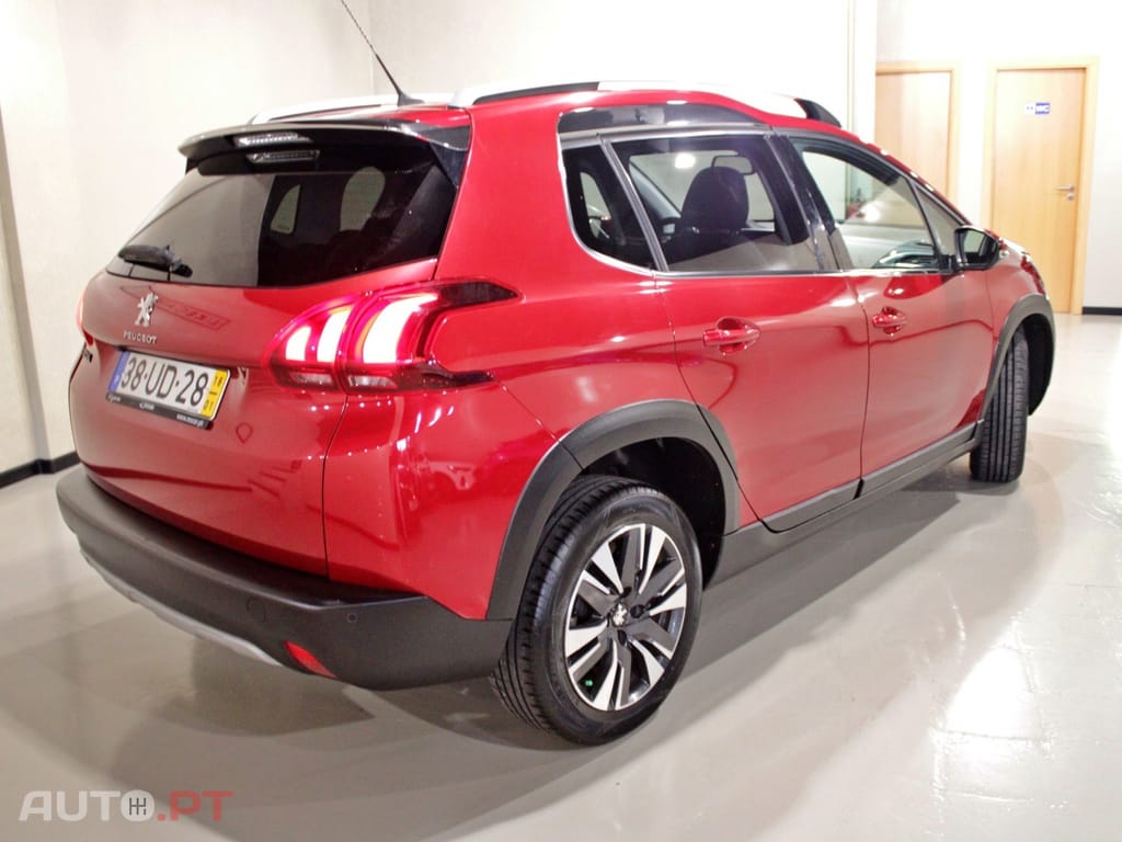 Peugeot 2008 1.2 PureTech Crossway EAT6