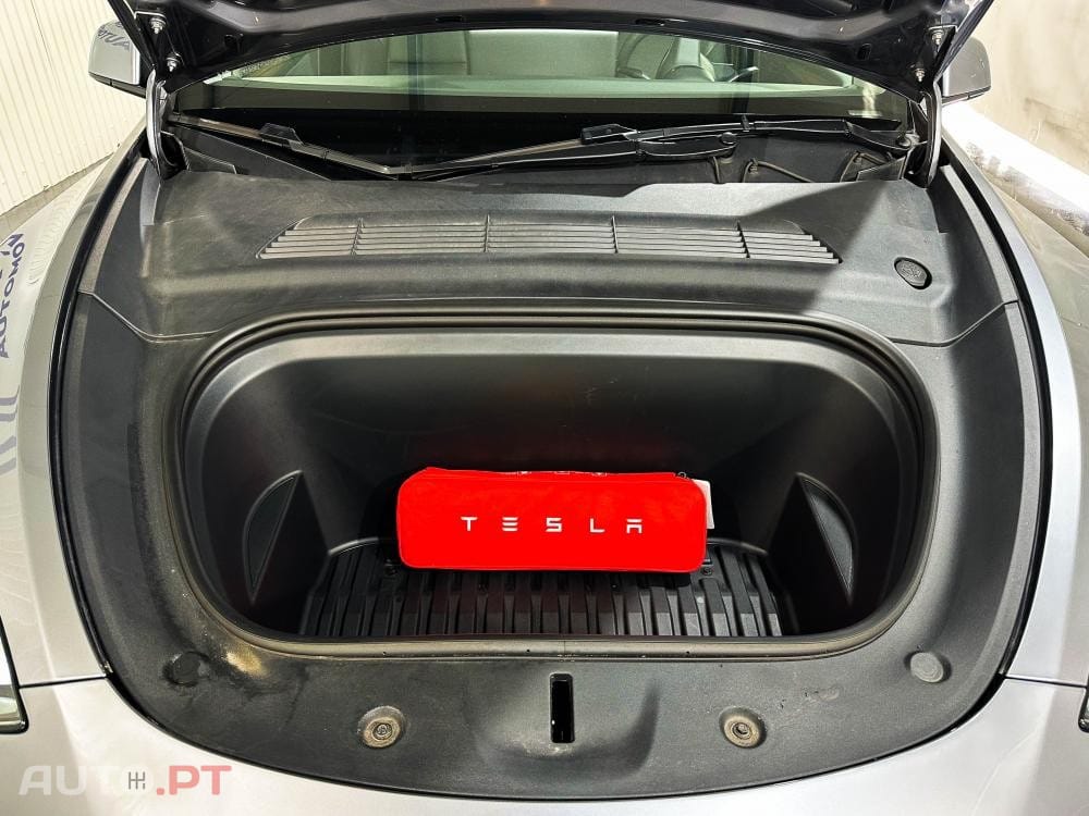 Tesla Model Y Long Range Dual Motor AWD