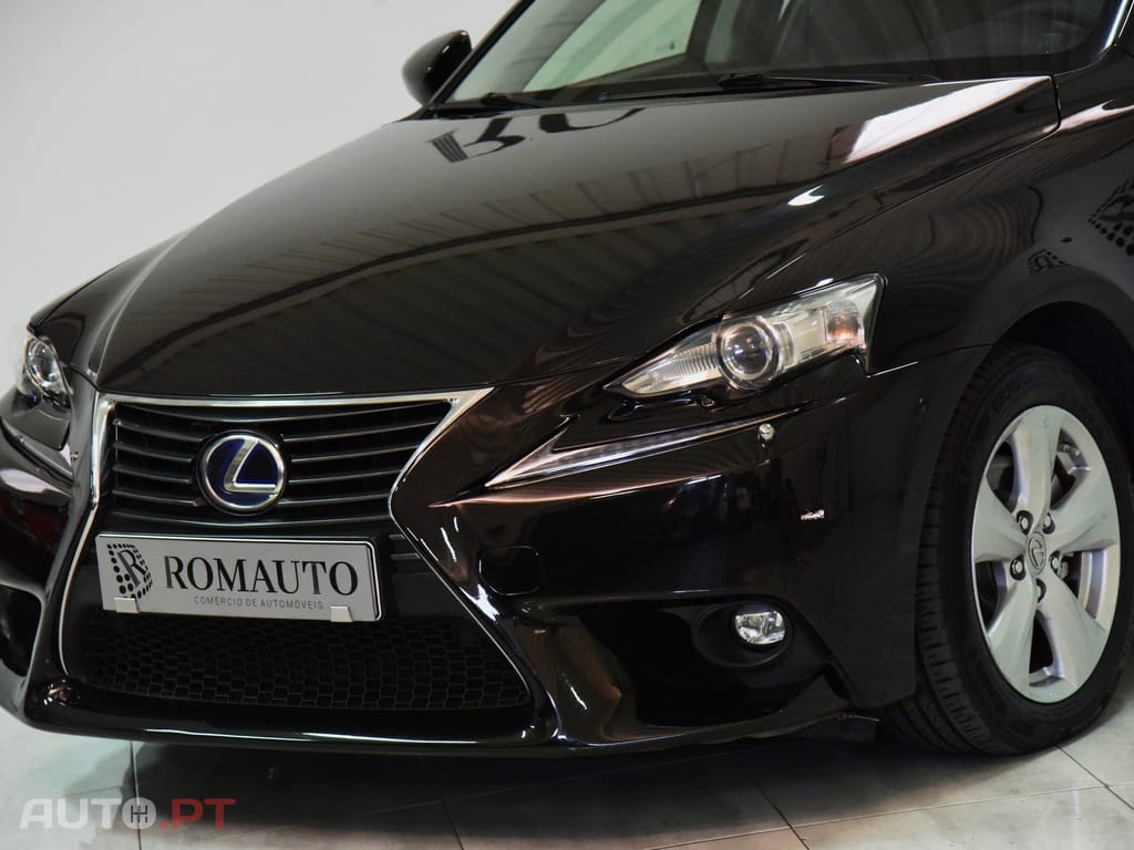 Lexus IS Executive — fotografia 2