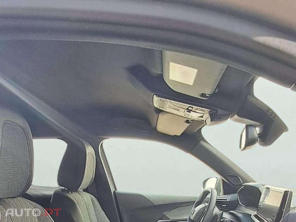 Peugeot 2008 1.2 PureTech Allure EAT8