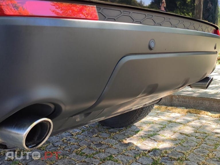 Land Rover Discovery Sport 2.0 eD4 HSE Luxury — fotografia 18