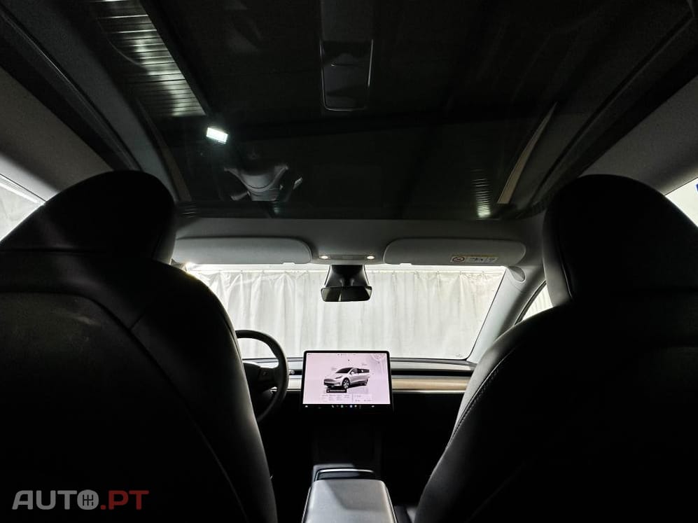 Tesla Model Y Long Range Dual Motor AWD