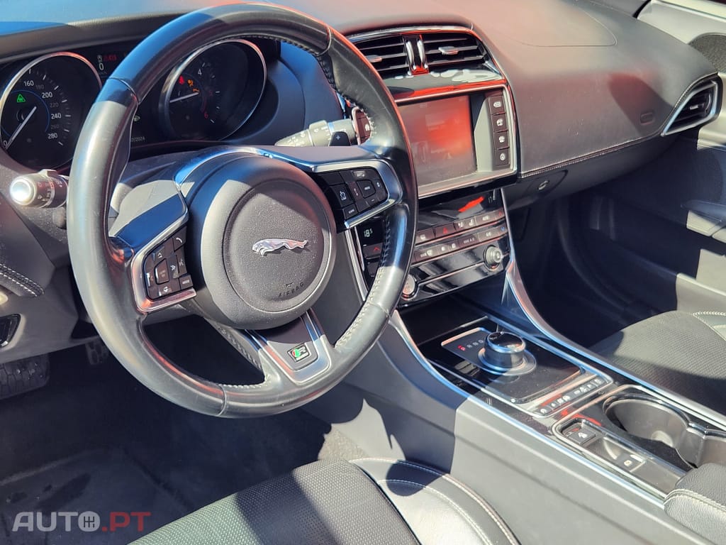 Jaguar XE 2.0 D R-Sport Aut.
