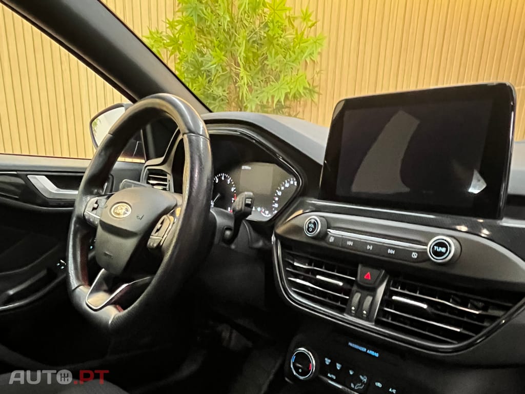 Ford Focus SW 1.0 EcoBoost S&S ST-LINE