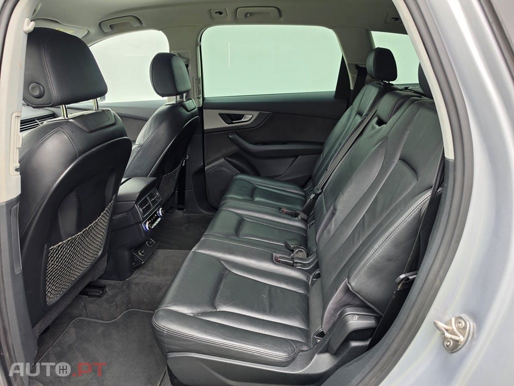 Audi Q7 3.0 TDi quattro S-line Tiptronic