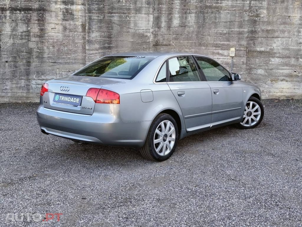 Audi A4 2.0 TDI S-line
