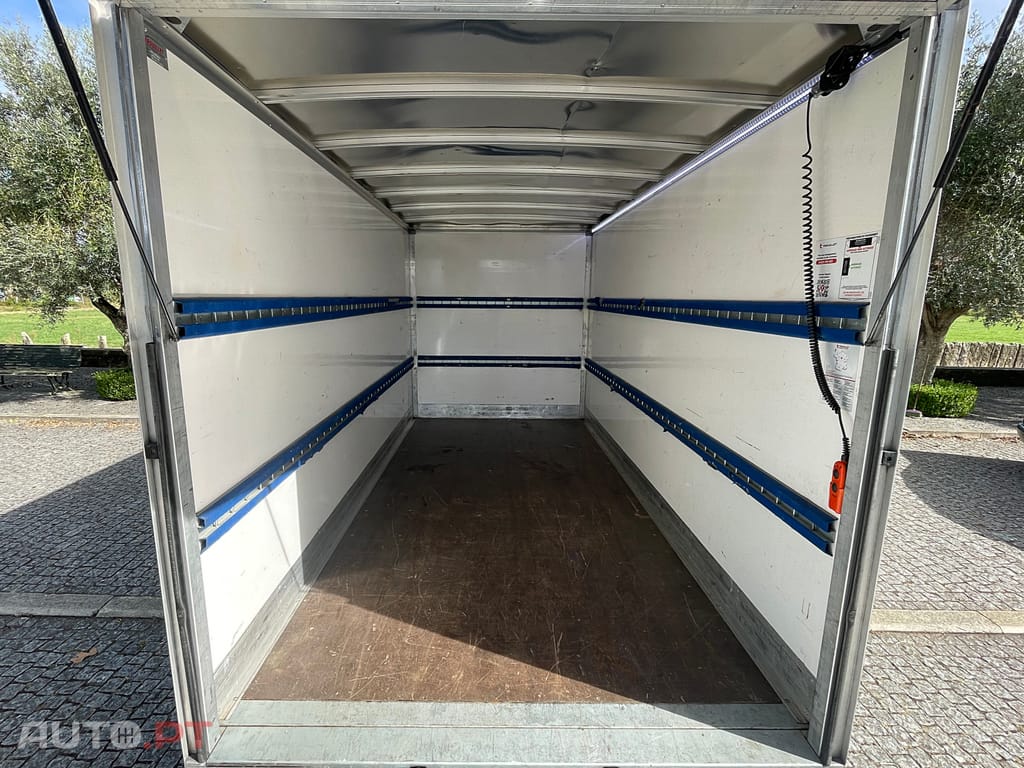 Iveco Daily 3.0D 35C16 Contentor + Plataforma Elevatória