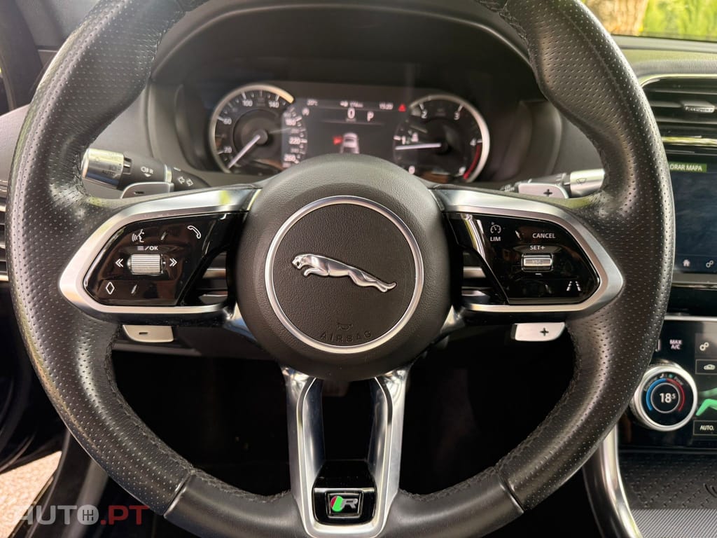 Jaguar XE 2.0 D R-Dynamic S